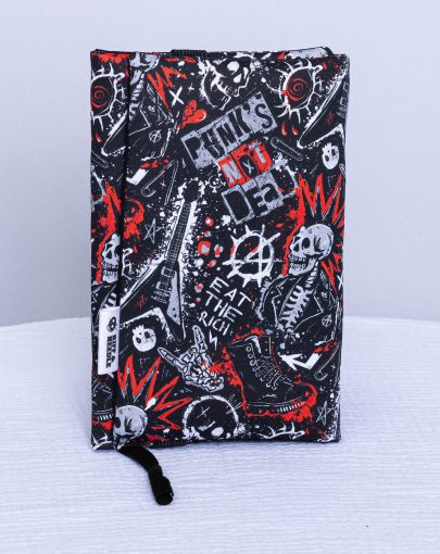 Couvre-livre de poche — Punk Riot