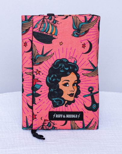 Couvre-livre de poche — Tattoo Pin-up