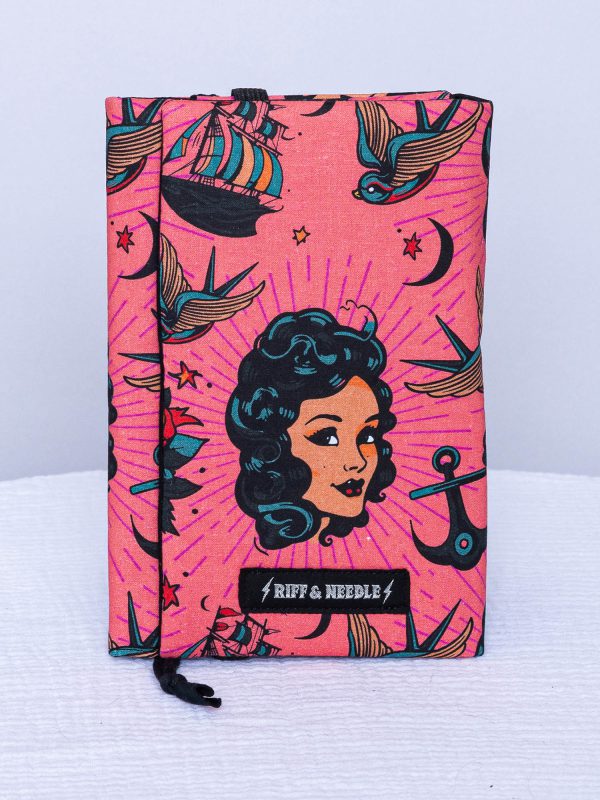 Couvre-livre de poche — Tattoo Pin-up
