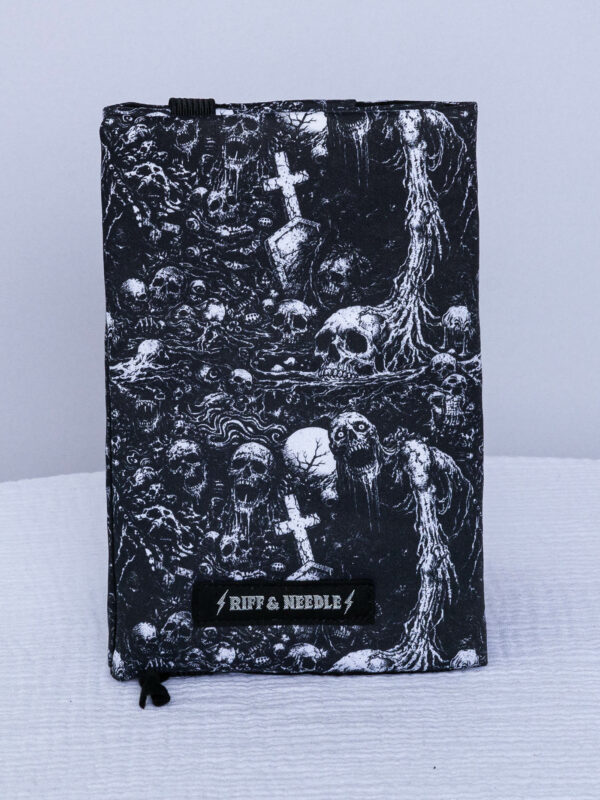 Couvre-livre de poche — Cauchemar au cimetière