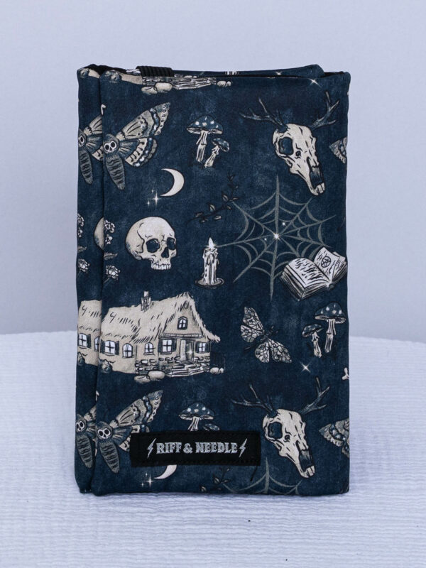 Couvre-livre de poche — Sorcière des bois