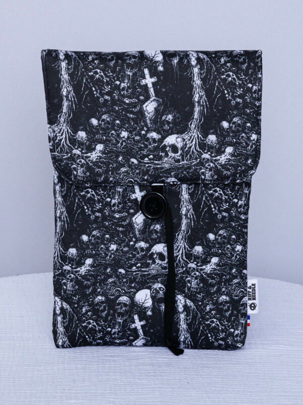 Pochette à livre grand format — Cauchemar au cimetière